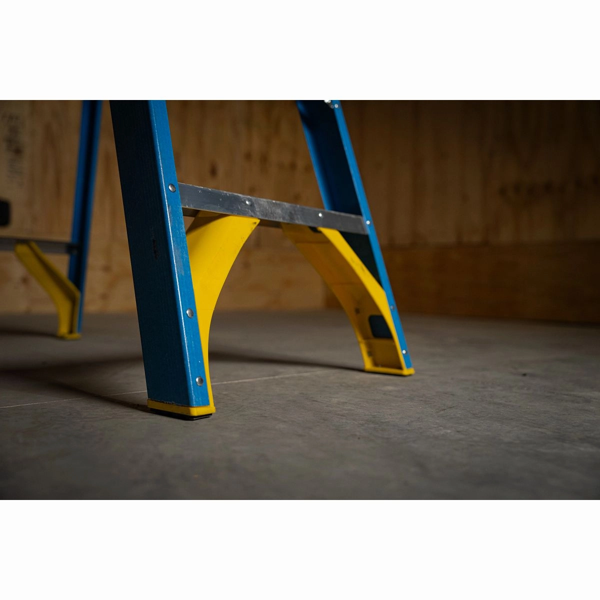 6ft Type I Fiberglass Step Ladder